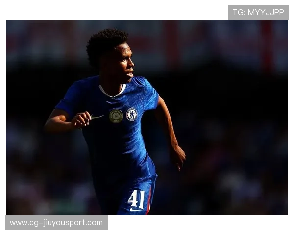 切尔西年轻后卫在比赛中展现出领袖潜质